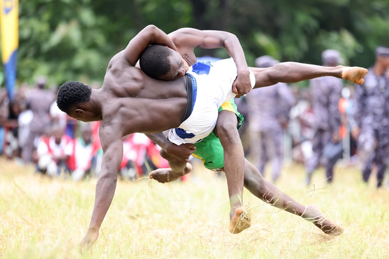 Les luttes traditionnelles Evala se déroulent dans le calme et la sérénité